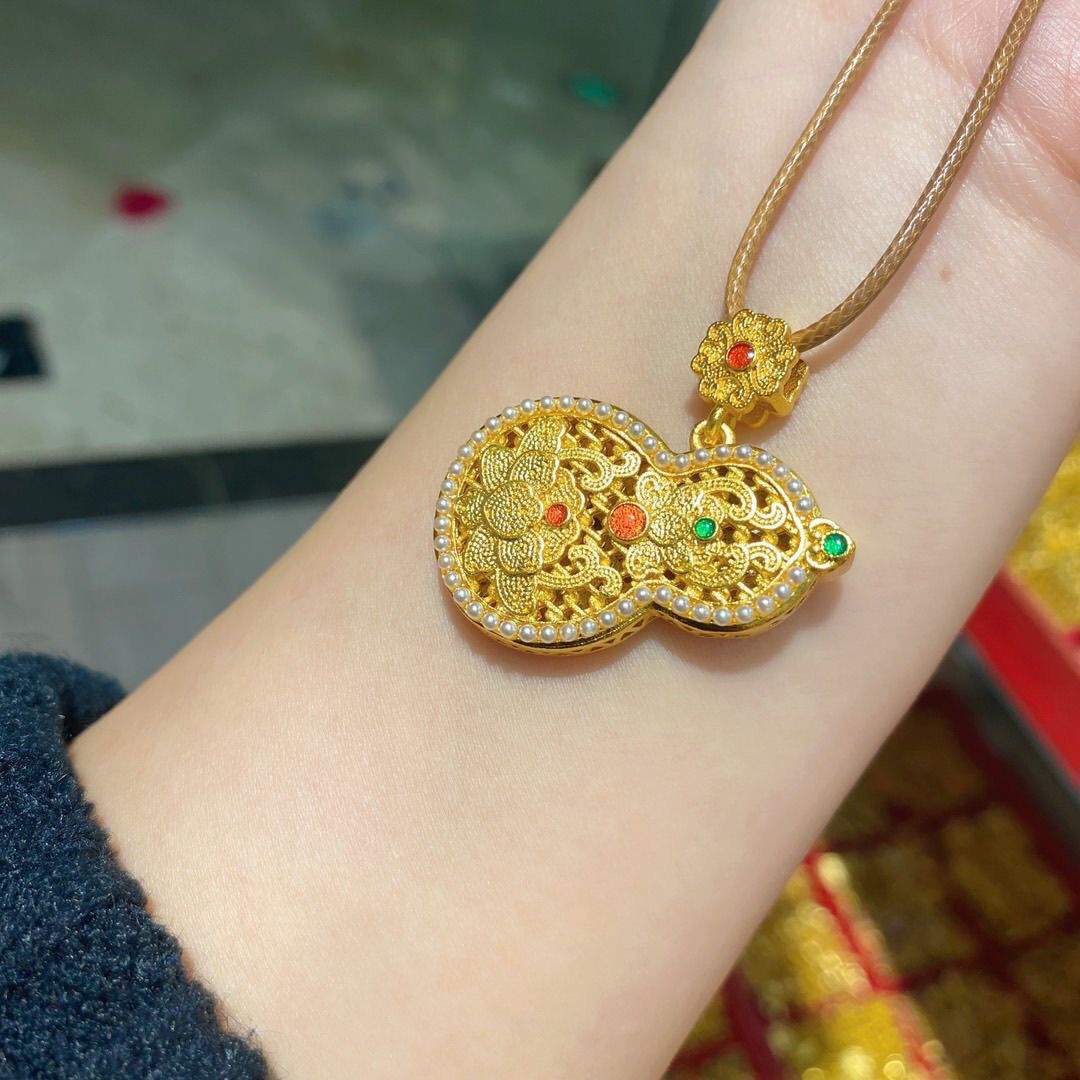 Gold Plated Gourd Pendant Necklace Sweater Chain with Feng Shui
